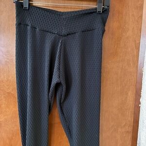 Textured Scrunch Butt Lifting Leggings